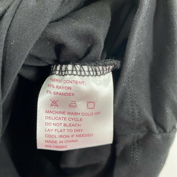 Kimi & Kai Maternity Valerie Lace Ruched Top - Picture 7 of 9